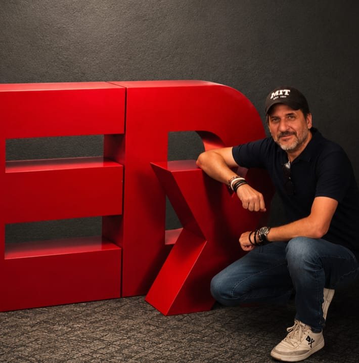 Rafa Torrijos en evento TEDx · Speaker IA Latinoamérica · Charlas cortas estilo TED para Comités de Dirección y eventos corporativos